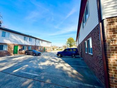 Main picture of 3511 Sewells Point Rd