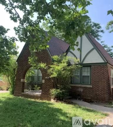 Main picture of 2325 NW 22nd St
