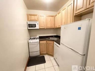 Main picture of 203 W 85th St