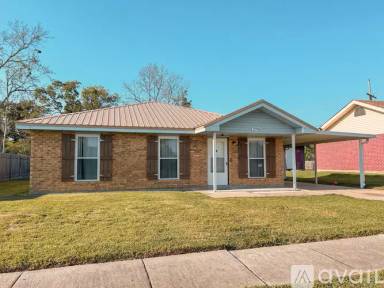 Main picture of 2704 Sieglinde Ct