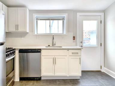 Main picture of 142-146 E Gay St Duplex