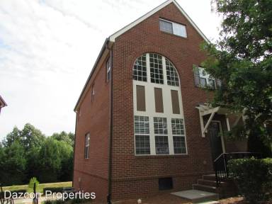 Main picture of 111 Steinbeck Way