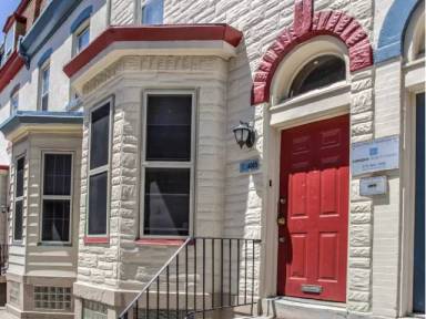 Main picture of 4043 Sansom St