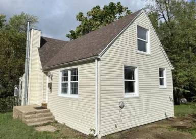 Main picture of 103 E Austin St