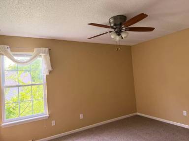 Main picture of 205 E Johnson Ave
