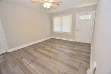 Main picture of 608 E Cockrell St