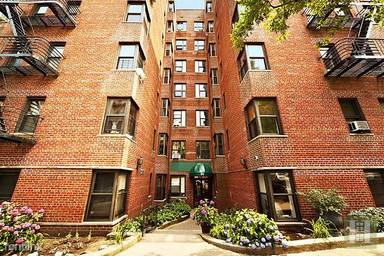 Main picture of 90 Park Ter E