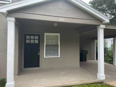 Main picture of 239 Willow St