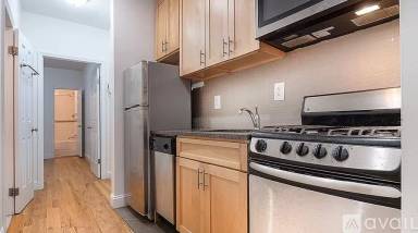 Main picture of 172 East 82nd St