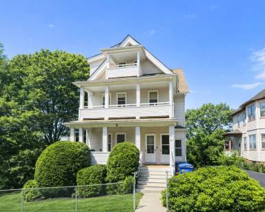 Main picture of 83 Pleasant St
