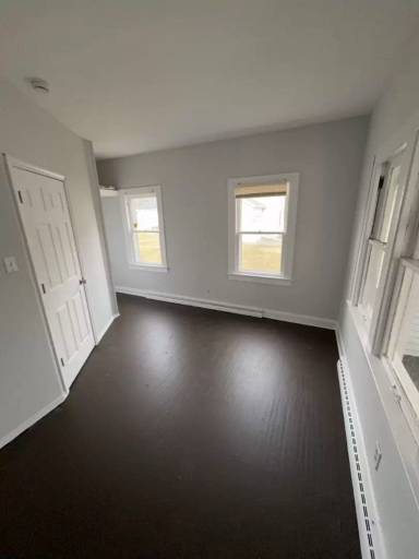 Main picture of 960 W Delaware Ave