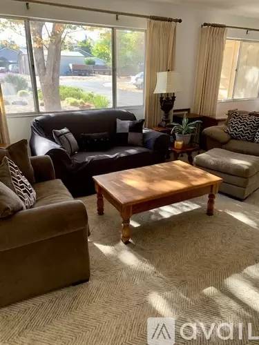 Main picture of 1118 Wine Country Ave