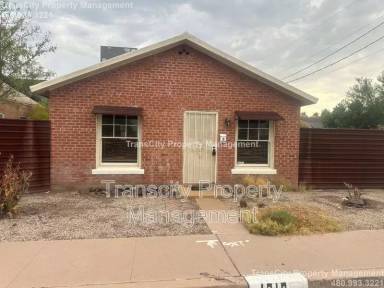 Main picture of 1010 E Coronado Rd