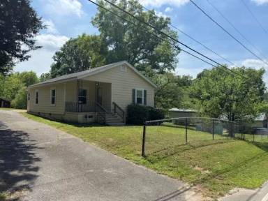 Main picture of 325 Queens Rd