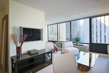 Main picture of 241 E Wacker Dr