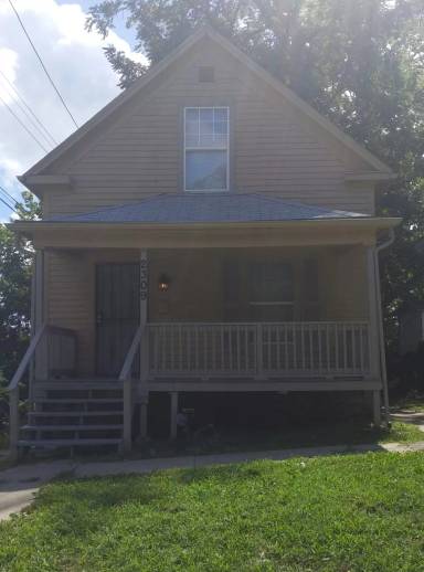 Main picture of 2309 E 38th St