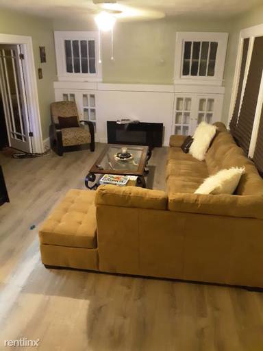 Main picture of 2702 Hillcrest Ave NW