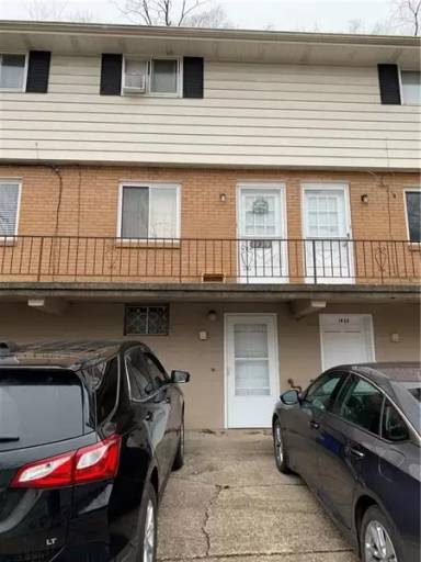 Main picture of 1423 Pine Hollow Rd