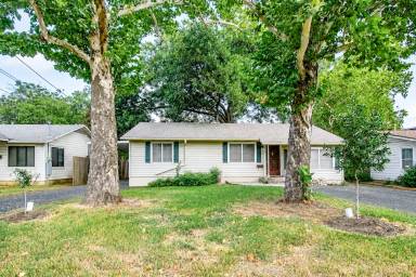 Main picture of 4510 Russell Dr