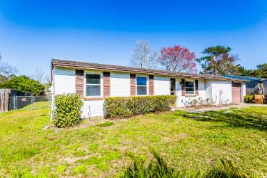 Main picture of 2820 Commanche Ave