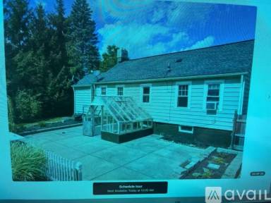 Main picture of 2523 W Royalton Rd