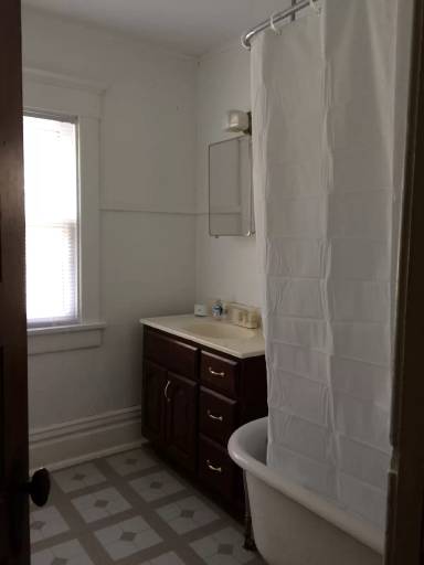 Main picture of 1406 1/2 W 3rd St