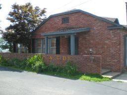 Main picture of 609 W 8th St