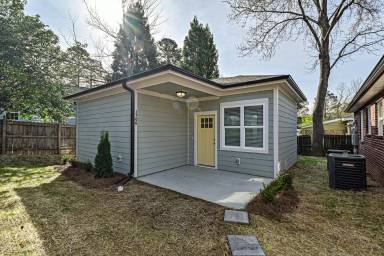 Main picture of 1710 Club Rd