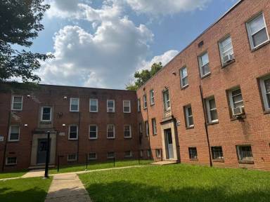 Main picture of 319 Anacostia Rd SE