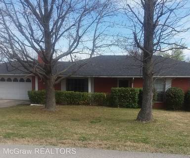 Main picture of 1828 S Broadway Blvd
