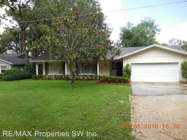Main picture of 225 Oakdale St