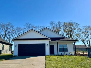 Main picture of 858 W Main St