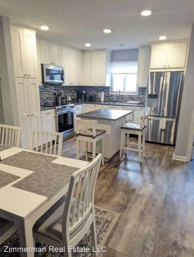 Main picture of 3192 E Ocean View Ave