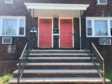 Main picture of 1604 Clinton St
