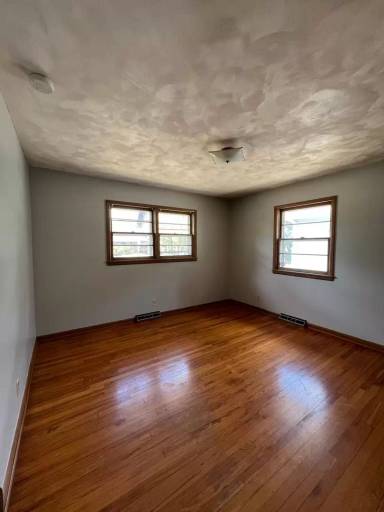 Main picture of 616 E Wayland St