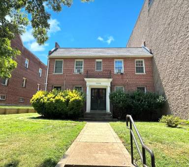 Main picture of 4000 Edmunds St NW