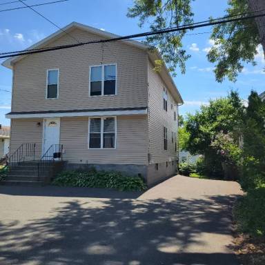 Main picture of 15 Winthrop St