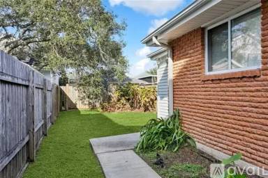 Main picture of 339 39th St