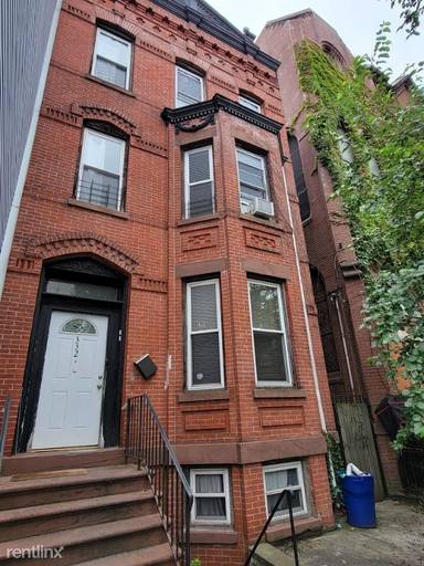 Main picture of 320 Pacific Ave