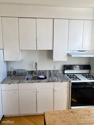 Main picture of 837 W Grand Ave