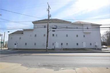 Main picture of 5210 Main St