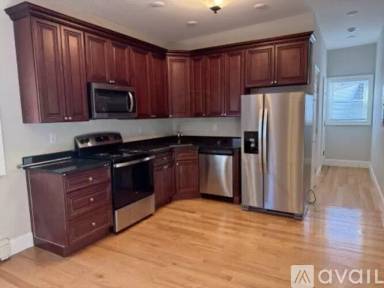 Main picture of 72 Broadway