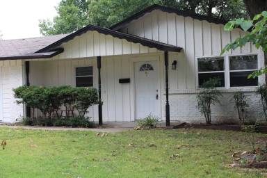 Main picture of 3517 S Irvington Pl
