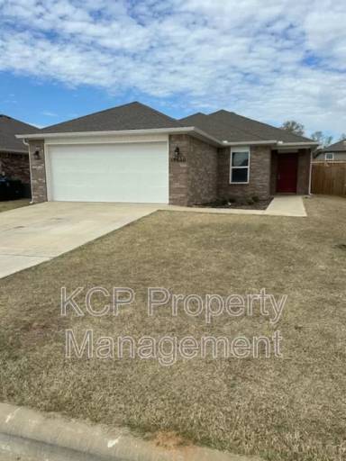 Main picture of 10620 Pine Way