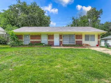 Main picture of 1110 Wycliff Dr