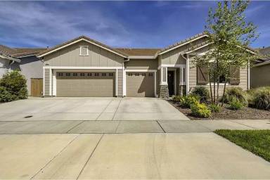 Main picture of 5561 Peach Tree Dr