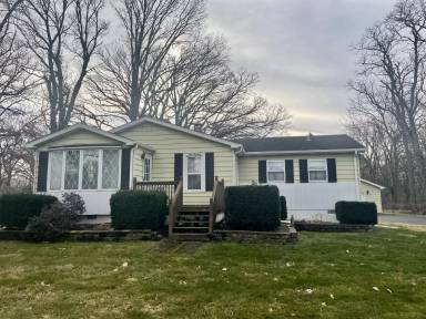 Main picture of 913 W 8th St