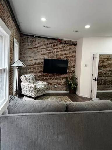 Main picture of 212 Morgan St