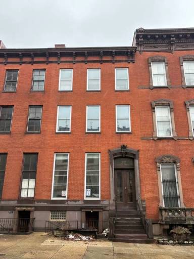 Main picture of 1118 Saint Paul St
