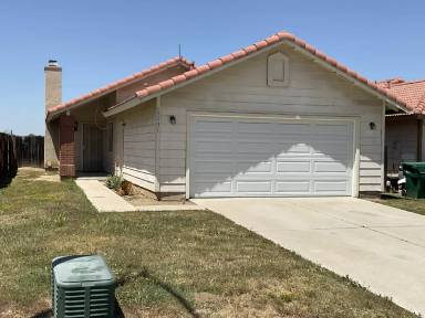 Main picture of 15591 Nadia St